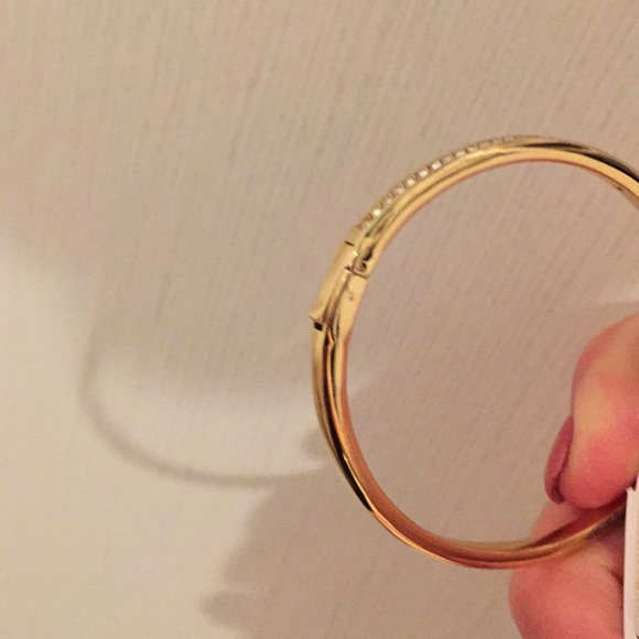 🎉Last One Left 🎉Michael Kors Bangle Bracelet - Picture 3 of 7